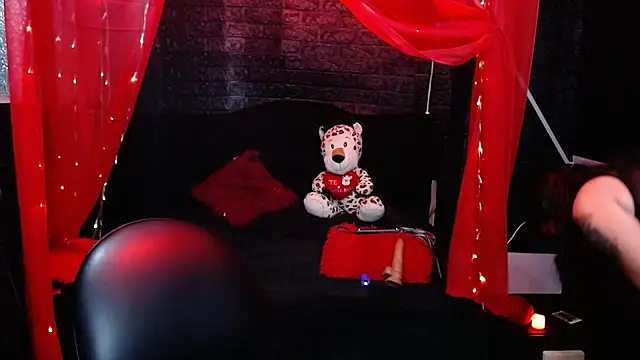 brenda smile33 online show from 8, 11, 2025