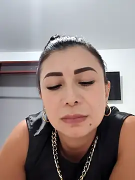 mia mancinii online show from 18, 7, 2026