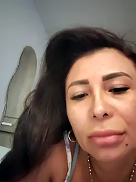 mia mancinii online show from 5, 4, 2026