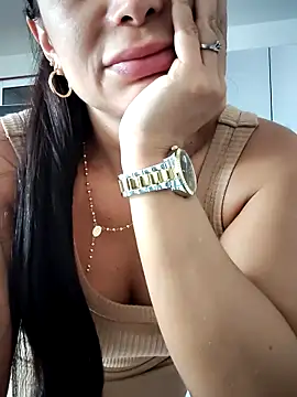 mia mancinii online show from 8, 4, 2026