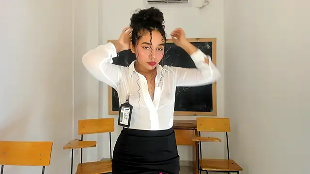 esther sofia online show from 6, 7, 2026