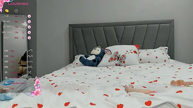 qimiiqo online show from 24, 9, 2025