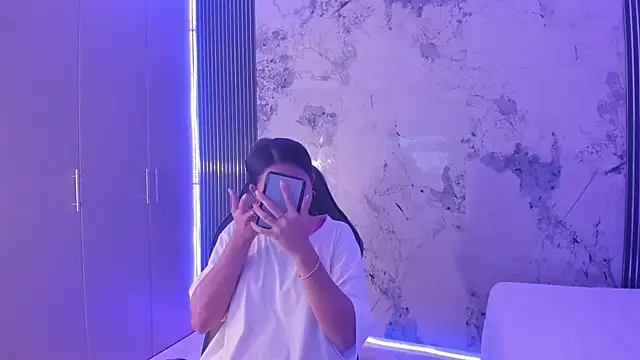 Laly Cherry  online show from 9, 9, 2025