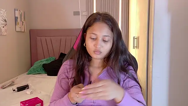 Laly Cherry  online show from 26, 11, 2025