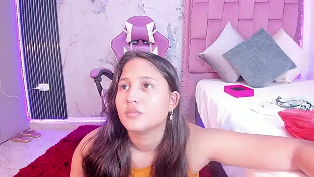 Laly Cherry  online show from 18, 9, 2025