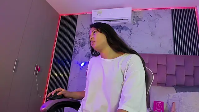 Laly Cherry  online show from 5, 10, 2025