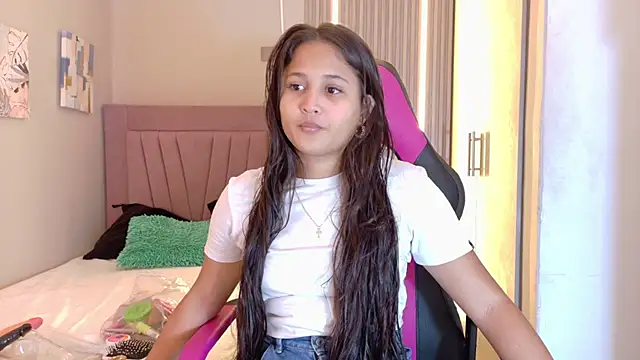 Laly Cherry  online show from 11, 11, 2025