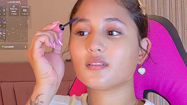 Laly Cherry  online show from 7, 11, 2025