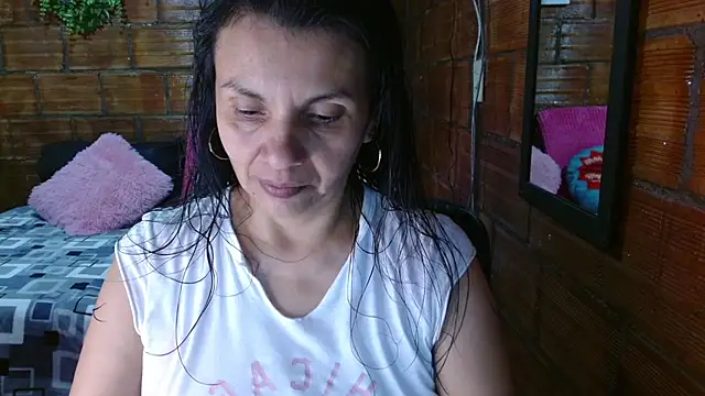 Milf Fantassyy online show from 16, 9, 2025