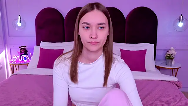 AmadaReine online show from 23, 9, 2025