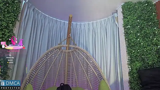 Kiara Zahiri   online show from 25, 10, 2025