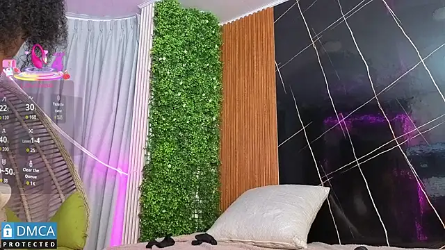 Kiara Zahiri   online show from 3, 10, 2025