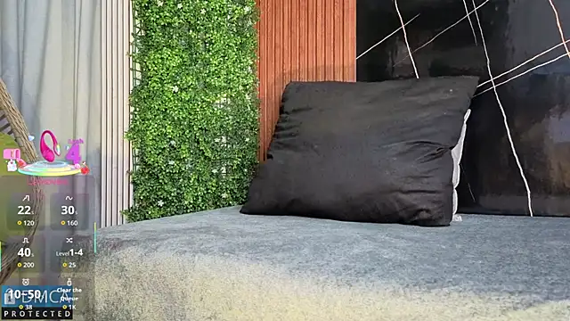 Kiara Zahiri   online show from 3, 11, 2025