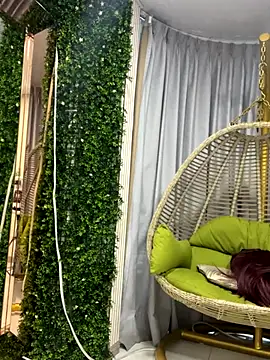 Kiara Zahiri   online show from 13, 9, 2025