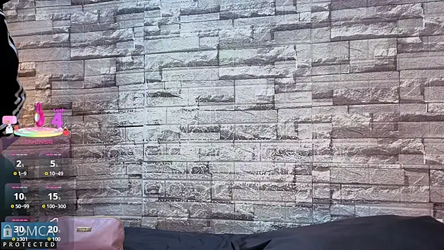 Kiara Zahiri   online show from 26, 11, 2025