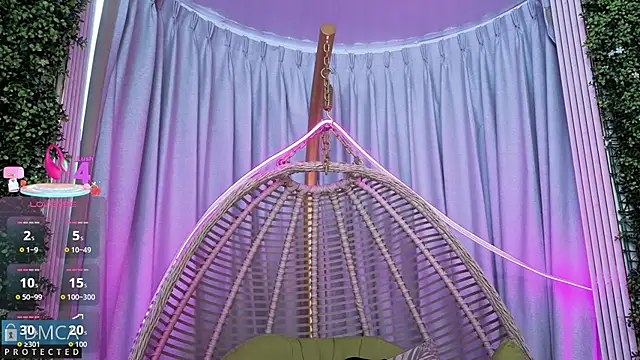 Kiara Zahiri   online show from 10, 10, 2025