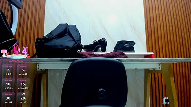 Kiara Zahiri   online show from 26, 9, 2025