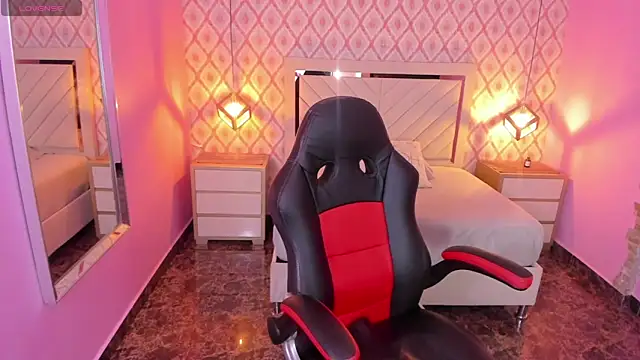 CHRISTY TEIGEN4 online show from 23, 9, 2025