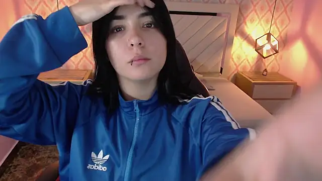 CHRISTY TEIGEN4 online show from 6, 10, 2025