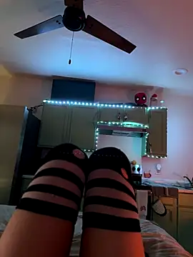 Snapshot of littiekitty chatting on 11, 10, 2025 littiekitty online show from 11, 10, 2025