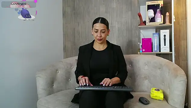 cortney tayler online show from 15, 12, 2025