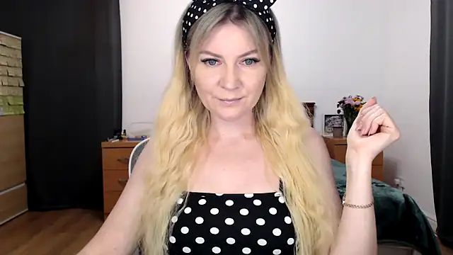 ParadiseAlina online show from 9, 9, 2025