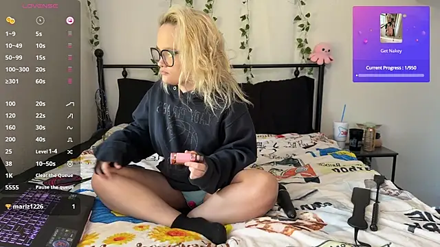 xxNaughtyNicolexx online show from 12, 9, 2025