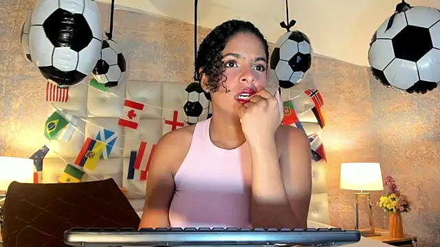 Snapshot of SheyLopez chatting on 16, 6, 2026 SheyLopez online show from 16, 6, 2026