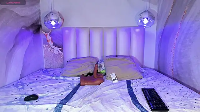 SheyLopez online show from 26, 11, 2025