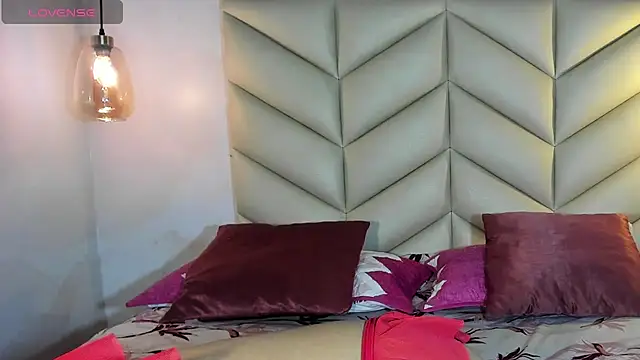 SheyLopez online show from 4, 11, 2025