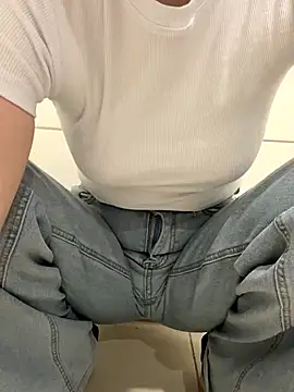 Cumonmme online show from 28, 10, 2025