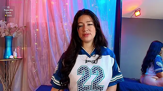 Shalyn Lux online show from 4, 11, 2025