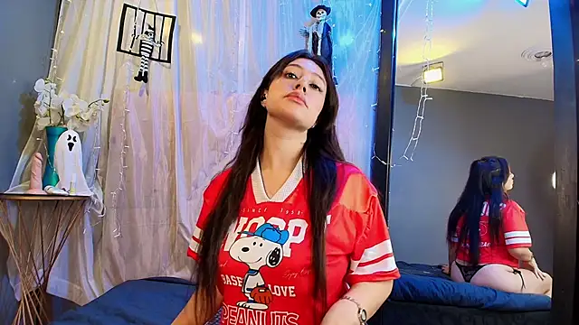 Shalyn Lux online show from 24, 10, 2025