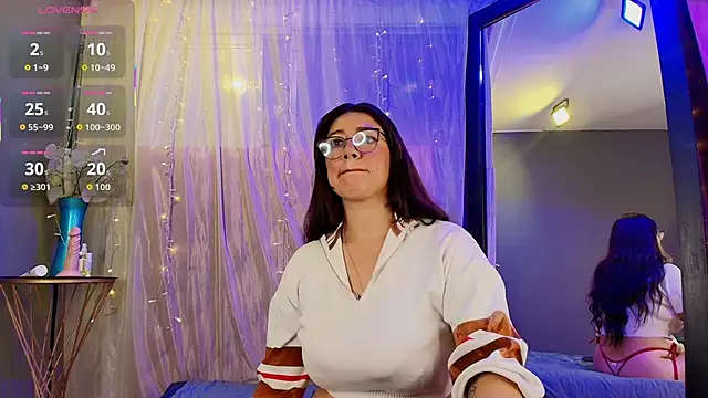 Shalyn Lux online show from 3, 11, 2025