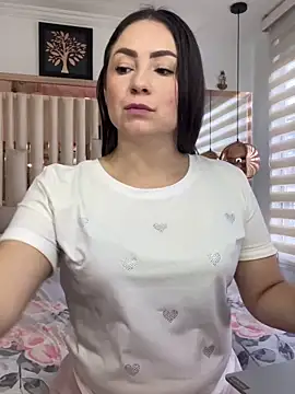 Amelia laurent online show from 15, 10, 2025