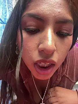 BrunetteBliss69 online show from 25, 5, 2026