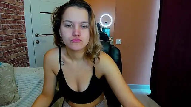 Snapshot of Hot___Jess chatting on 10, 10, 2025 Hot Jess online show from 10, 10, 2025