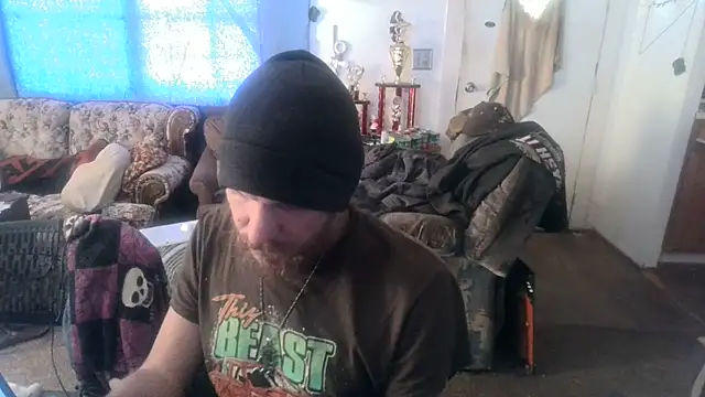 Poundtown1226 online show from 10, 9, 2025