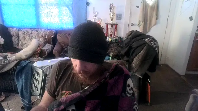 Poundtown1226 online show from 12, 9, 2025