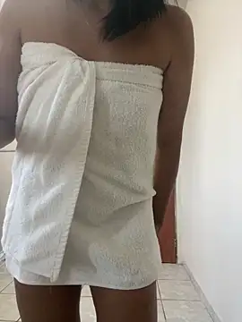 Katianesantos online show from 5, 11, 2025