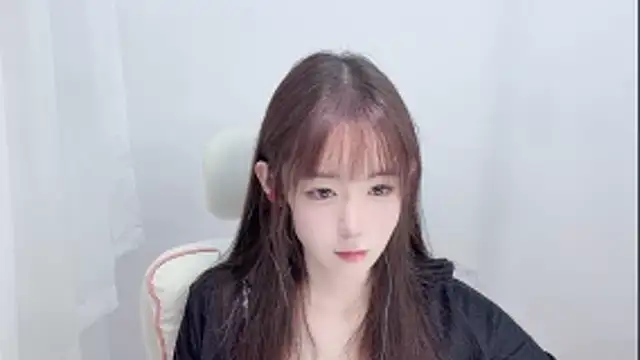 Xiao-runbao online show from 18, 10, 2025