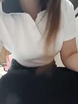 Snapshot of susu_baby chatting on 12, 6, 2026 susu baby online show from 12, 6, 2026