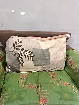 Daizy Shah online show from 10, 4, 2026