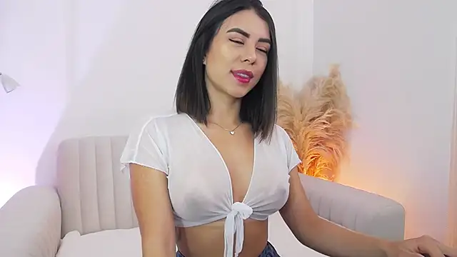 NicolleSteel online show from 10, 4, 2026