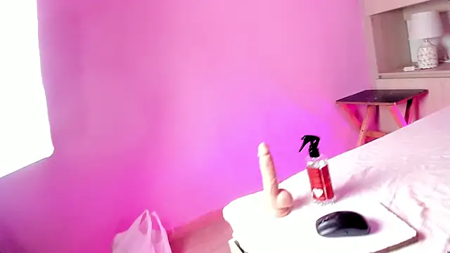 IvyBennet  online show from 8, 11, 2025