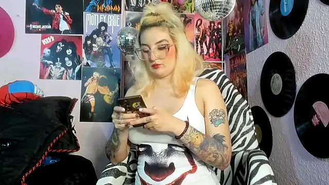 Avril Maria online show from 4, 2, 2026