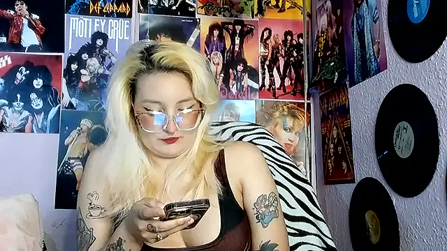 Avril Maria online show from 11, 7, 2026