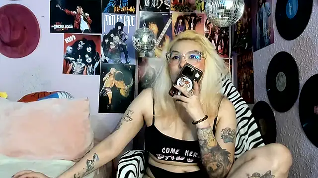 Avril Maria online show from 2, 6, 2026