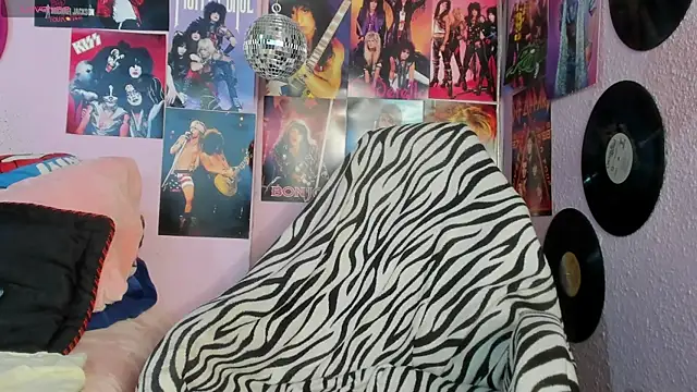 Avril Maria online show from 7, 11, 2025