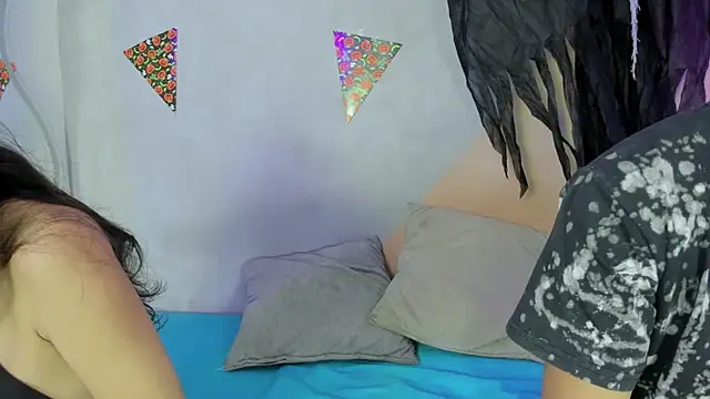 Laura and Kevin online show from 3, 11, 2025